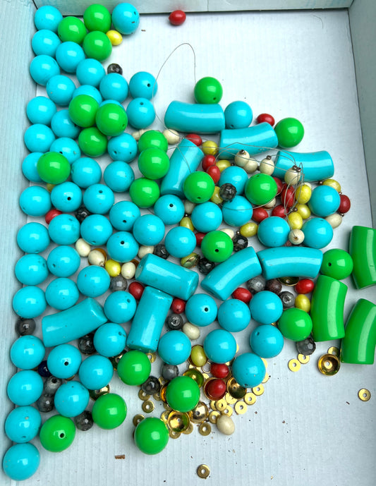 Job Lot of Plastic Beads for ...Creating