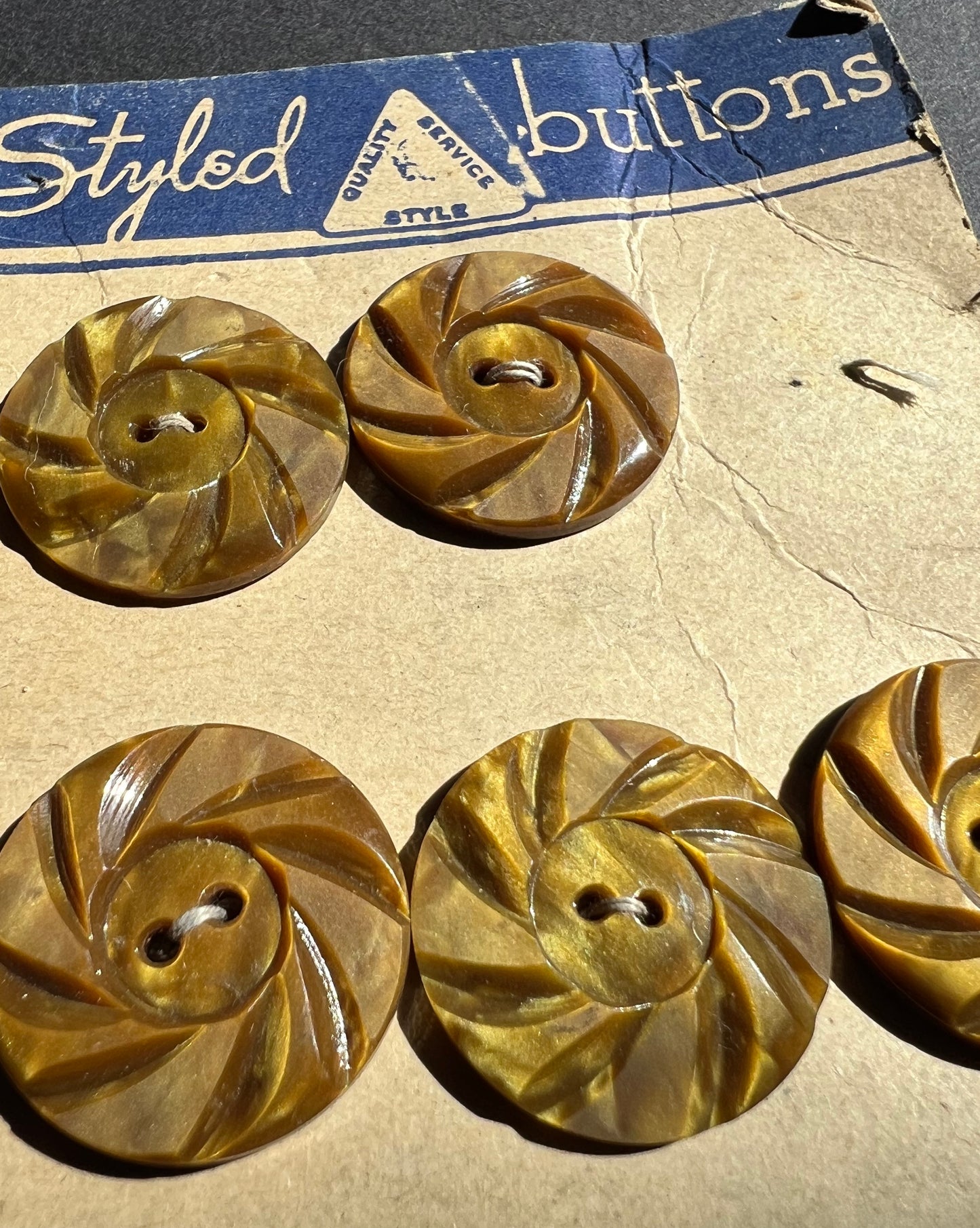 5 Shimmery Toffee Brown 2.2cm Vintage Buttons