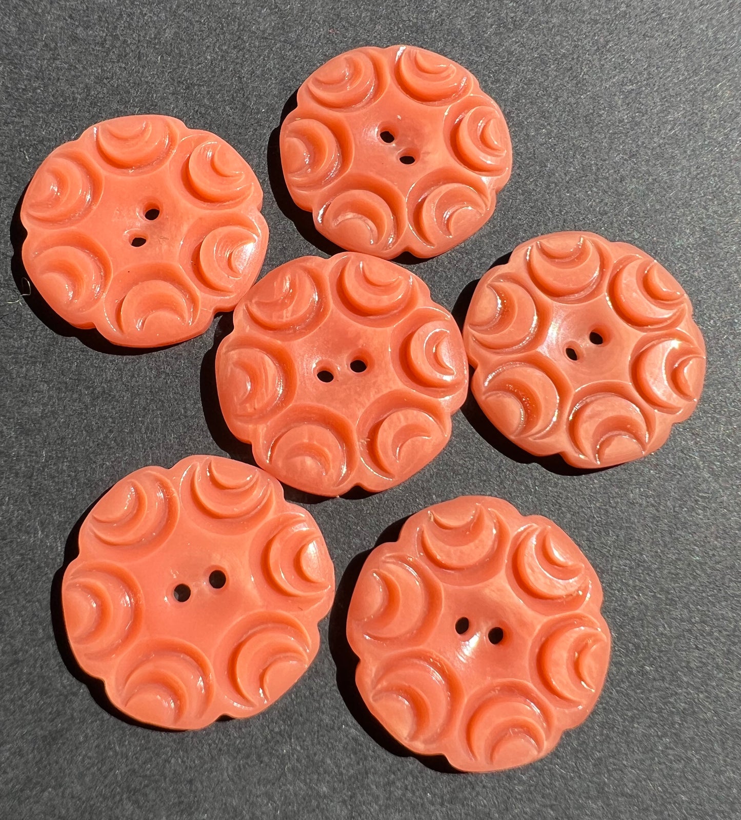 5 or 6 Pretty Pumpkin Coloured 2.2cm Vintage Buttons