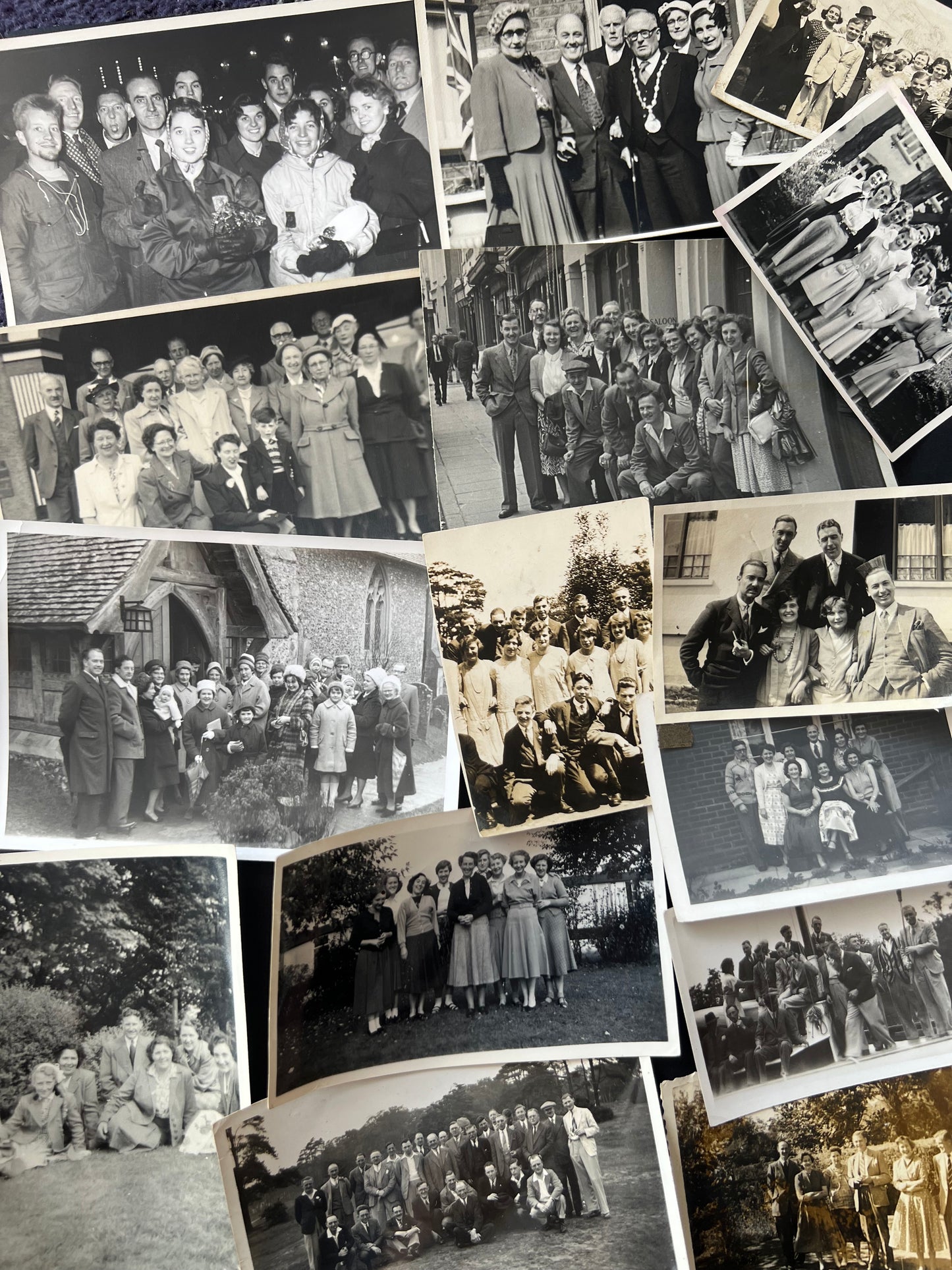 15 Old Photos of Groups of People (F36)