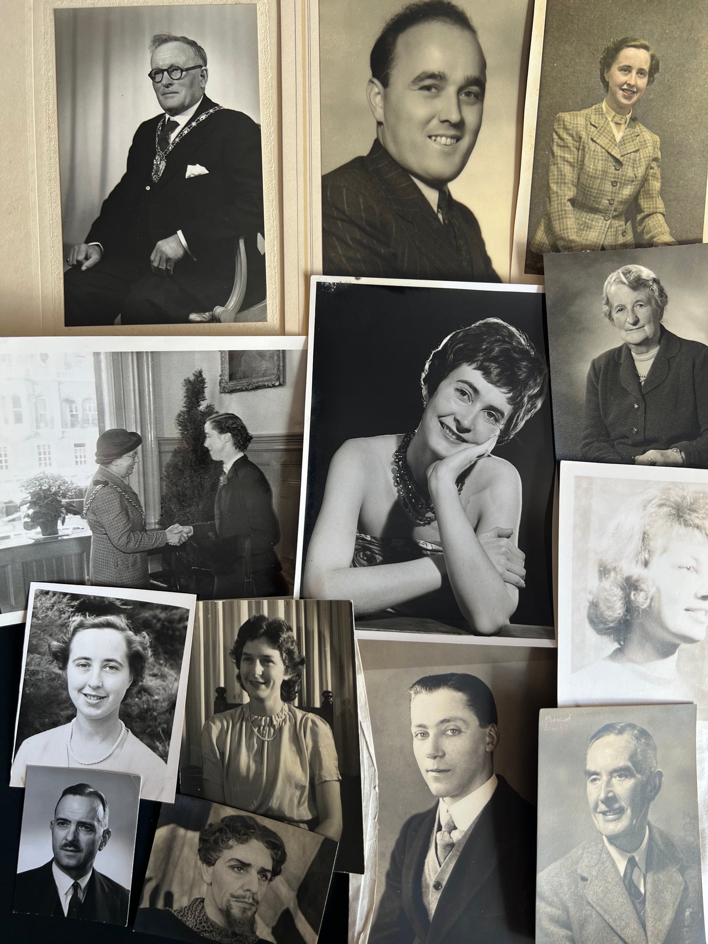 13 Old Portrait Photos 1930s -60s  (F54)