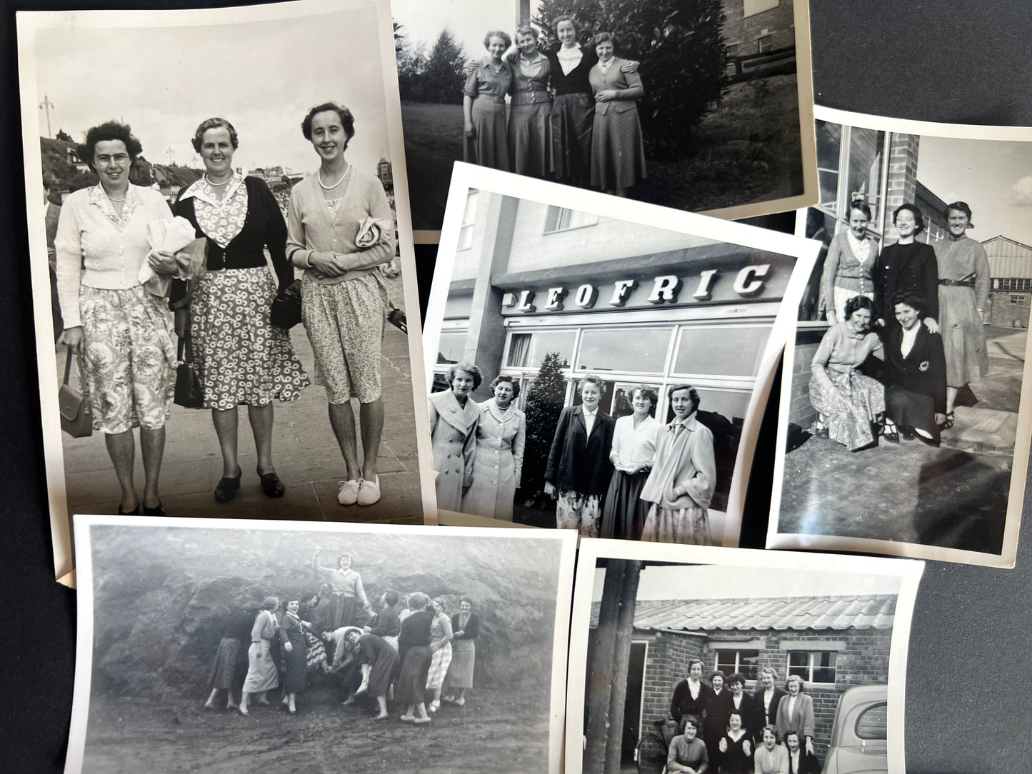 9 Old Photos 1940s/50s of Groups of Friends Having a Laugh (F50)