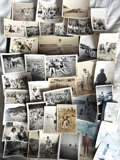 38 Old Photos 1920s -70s of Days at The Seaside (F53)