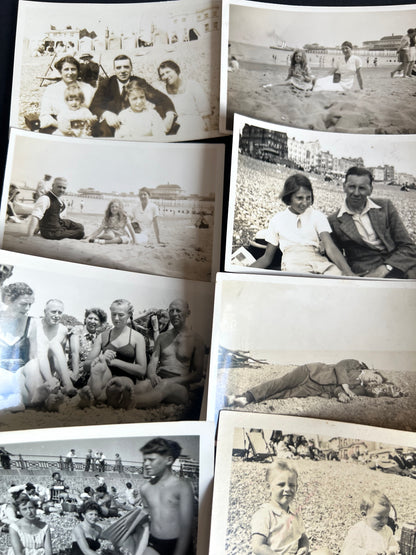 38 Old Photos 1920s -70s of Days at The Seaside (F53)