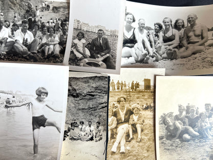 38 Old Photos 1920s -70s of Days at The Seaside (F53)