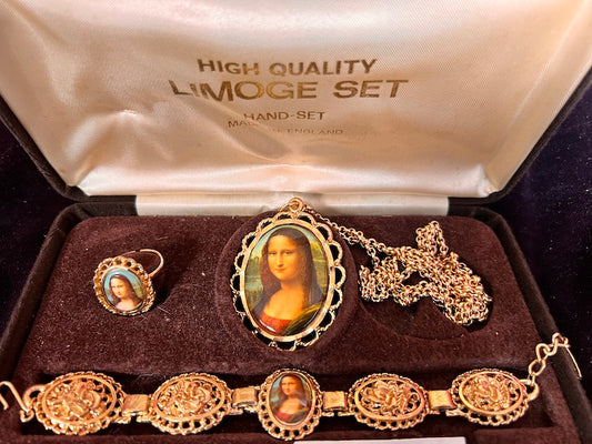 Vintage 1970s/80s Mona Lisa Necklace, Ring and Bracelet Set Made in England.