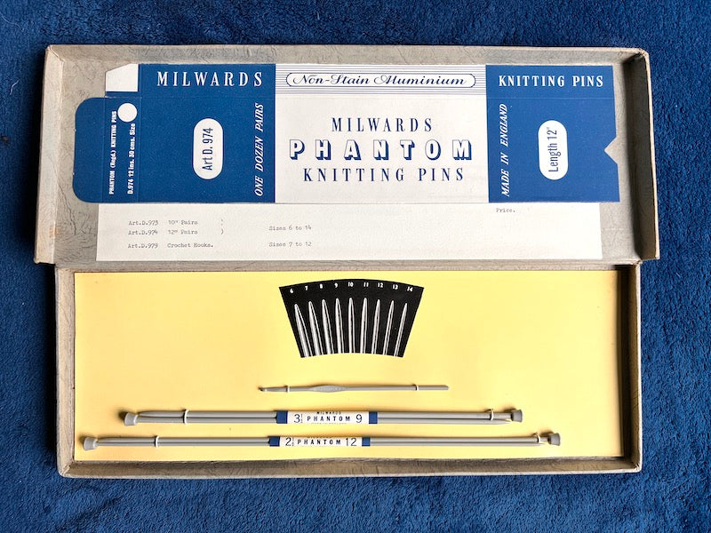 Vintage Sales Reps Sample Box of 2 Pairs of Milwards Knitting Pins and a Crochet Hook