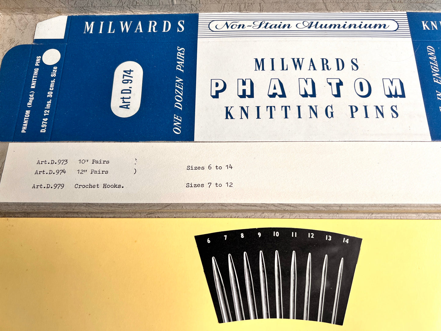 Vintage Sales Reps Sample Box of 2 Pairs of Milwards Knitting Pins and a Crochet Hook