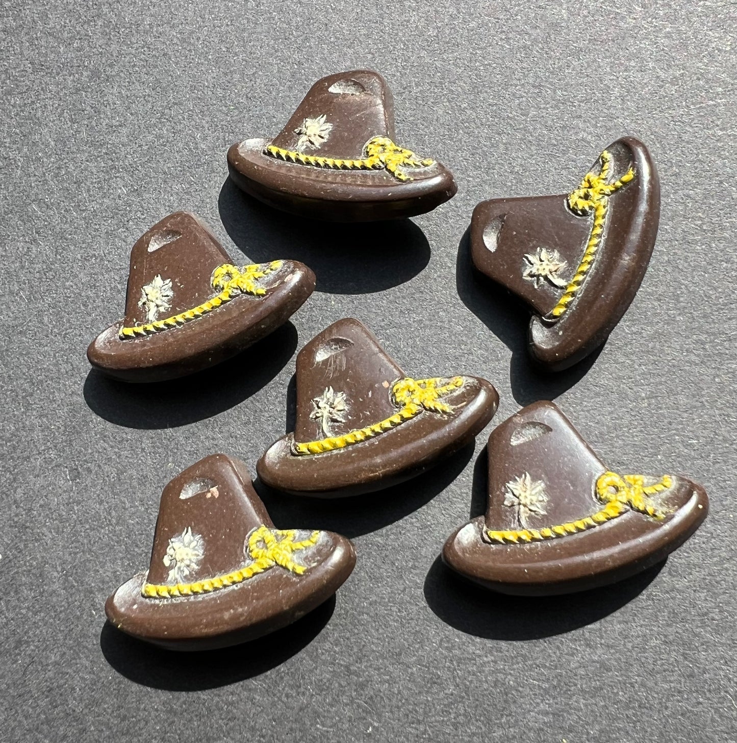 -Dark Brown + Yellow - 2cm tall 2.8cm wide.