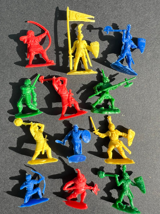 RARE Set 12 Vintage 1960s GIANT Knights (Type 11) -All Different -Aprox 2.5cm Tall