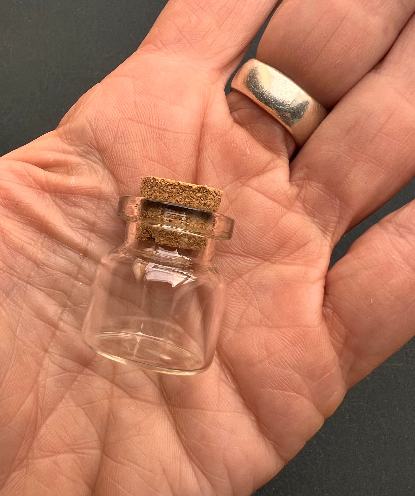 4cm or 2.5cm Glass Bottles with Corks for Tiny Things
