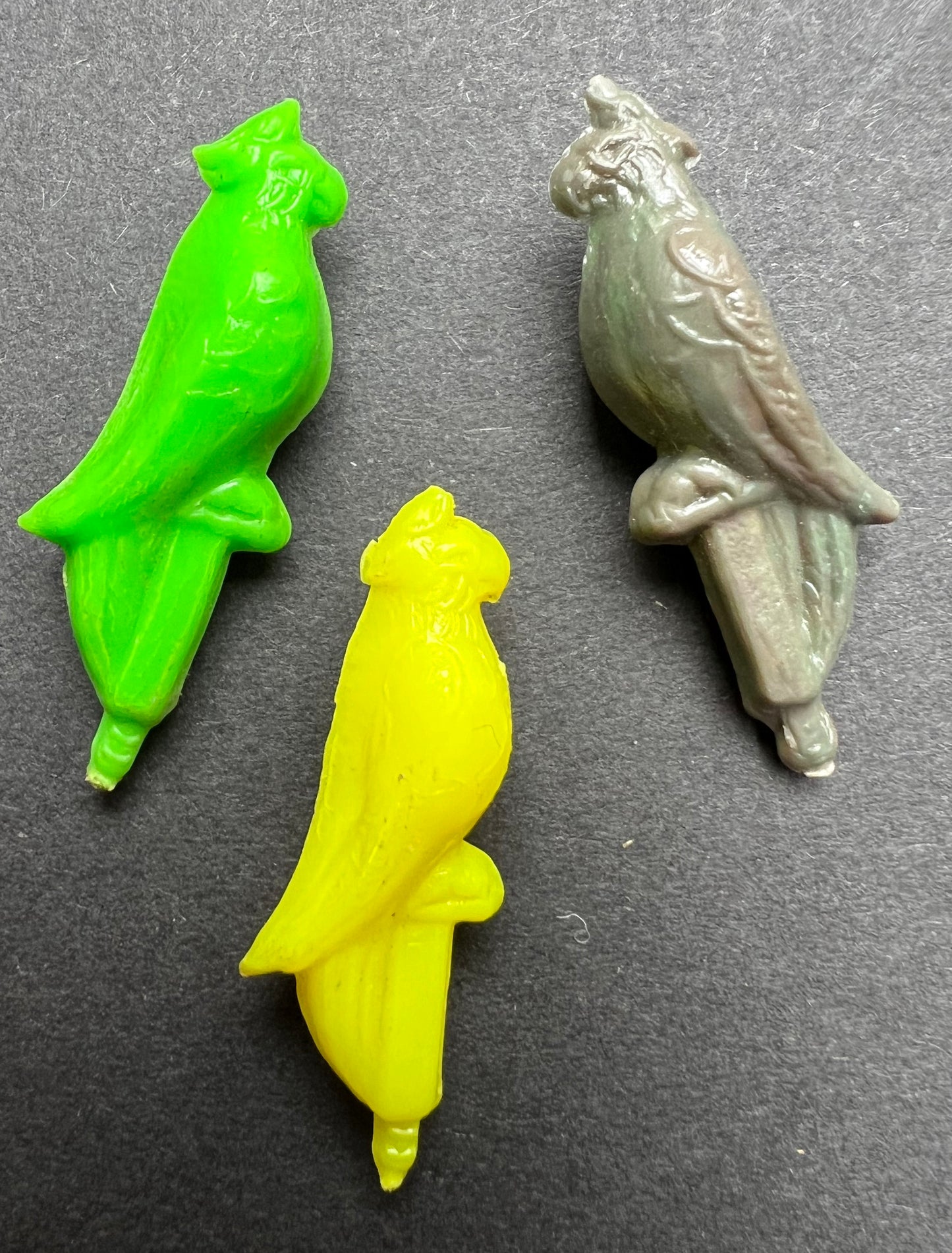 Vintage 3.5cm Plastic Parrots on Perches