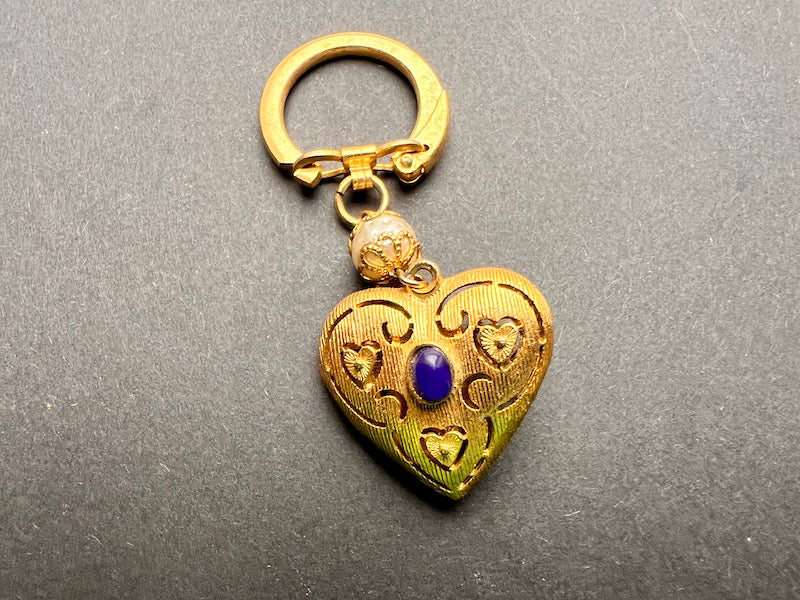 Rather Splendid Vintage Faux Gold, Pearl and Sapphire Heart Key Ring