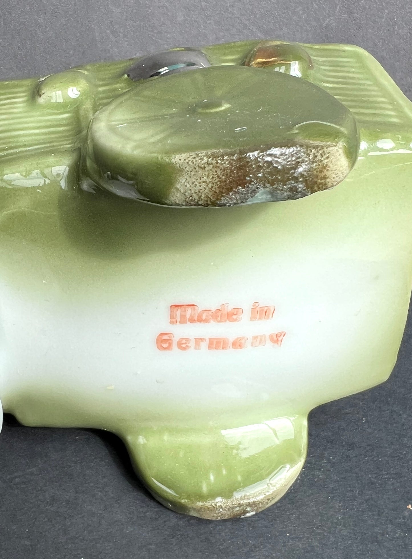 The Swagman's Dog !  1920s Ceramic Container Made in Germany