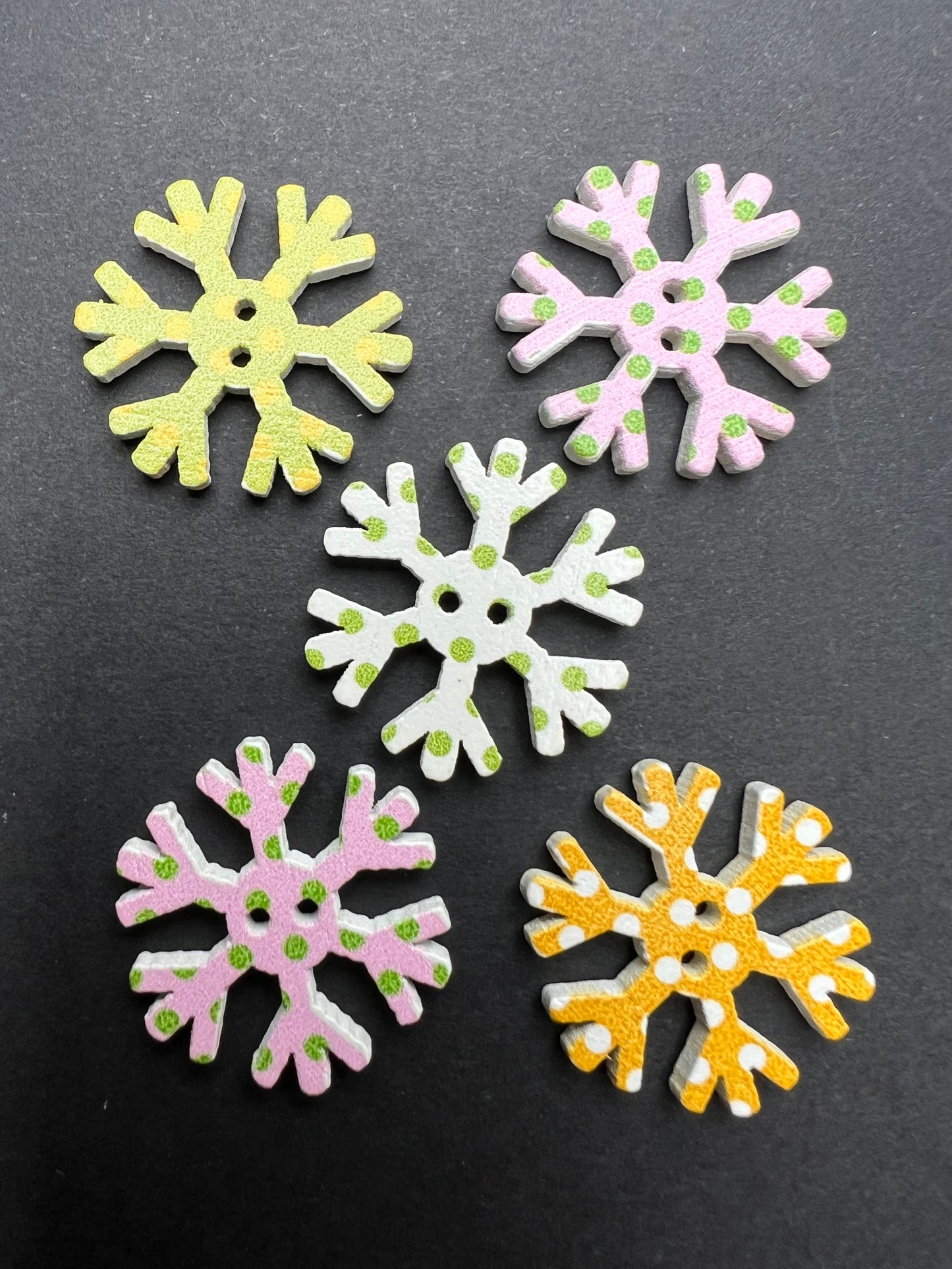 6 Wooden Spotty Snowflake Buttons