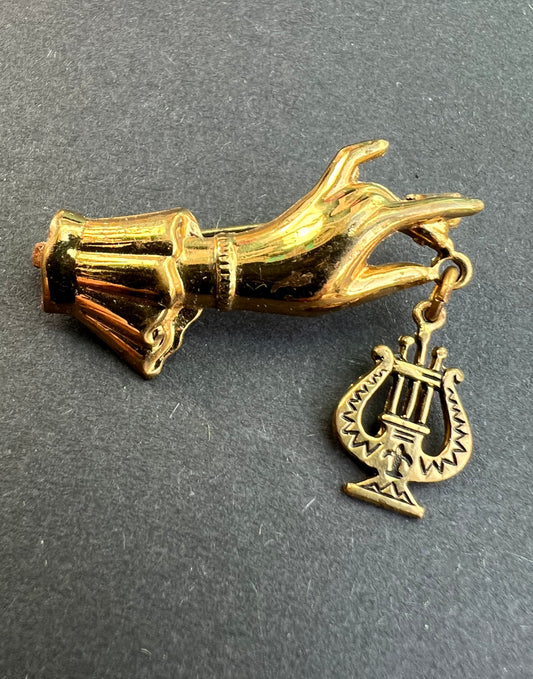 1940s Golden Harp Brooch - Symbol of Love