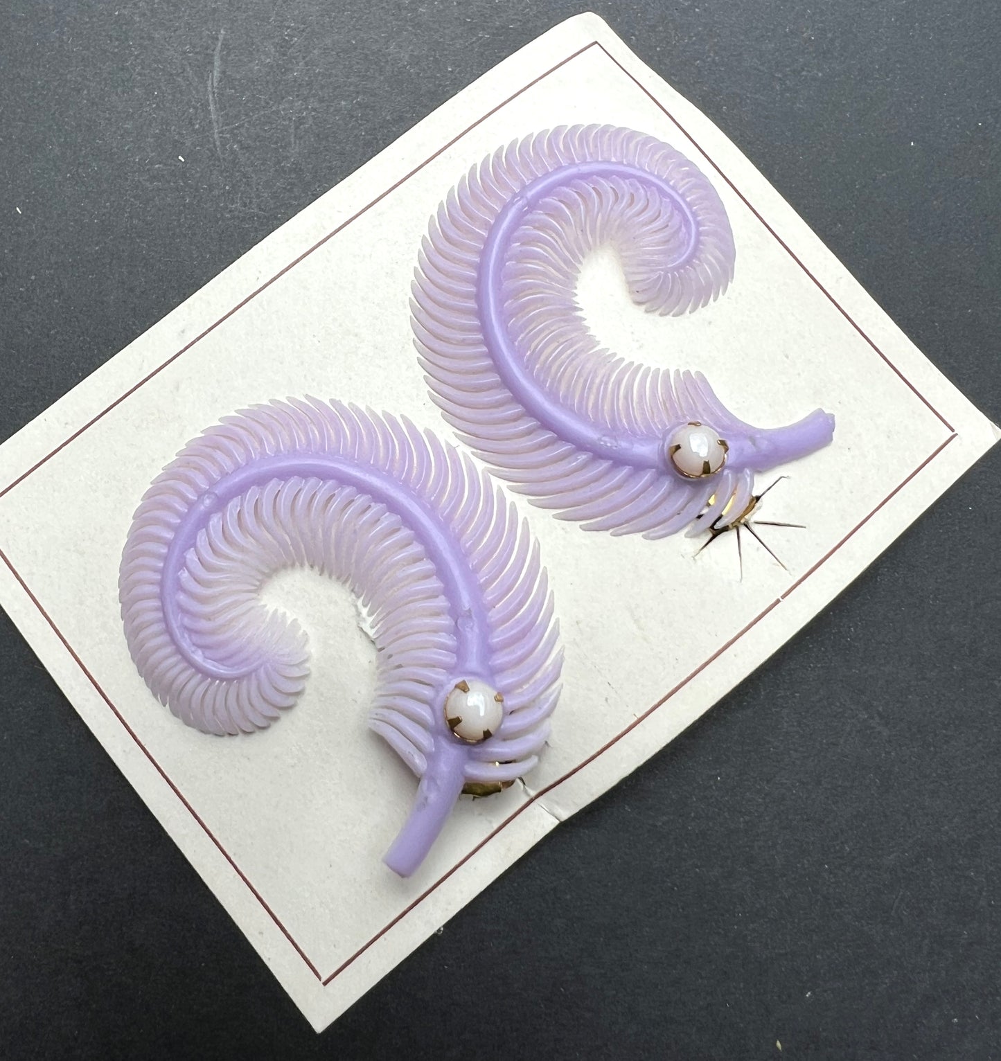Delightful Pale Lavender Feather Vintage Clip-on Earrings