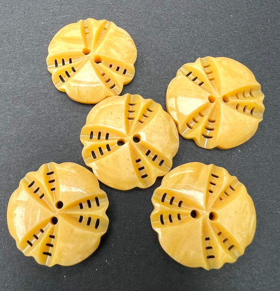 5 or 6 Butterscotch Yellow Vintage 2.2cm Buttons