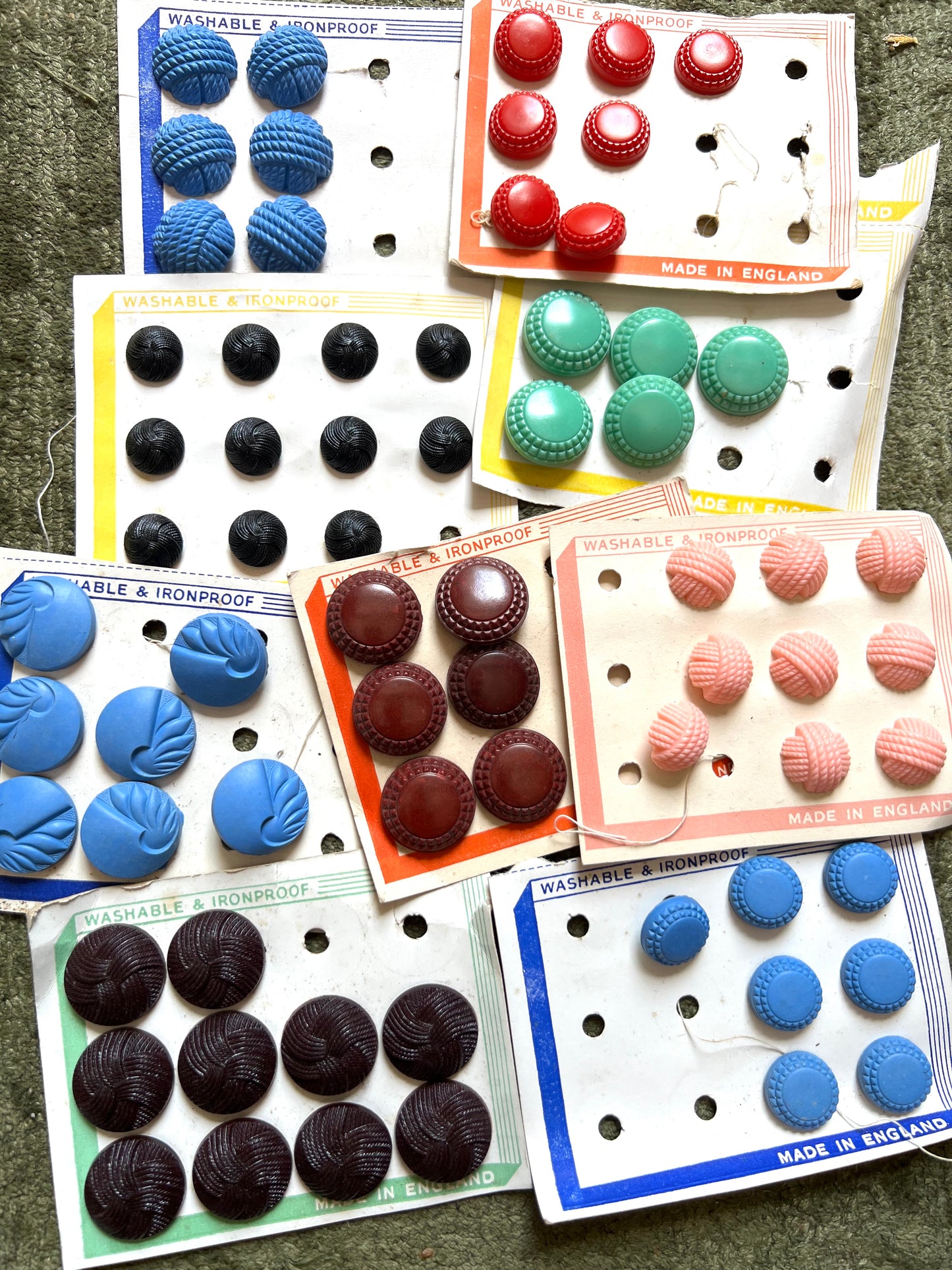 10 Part Sheets of Vintage 1940s Bakelite + Catalin Buttons  (F)