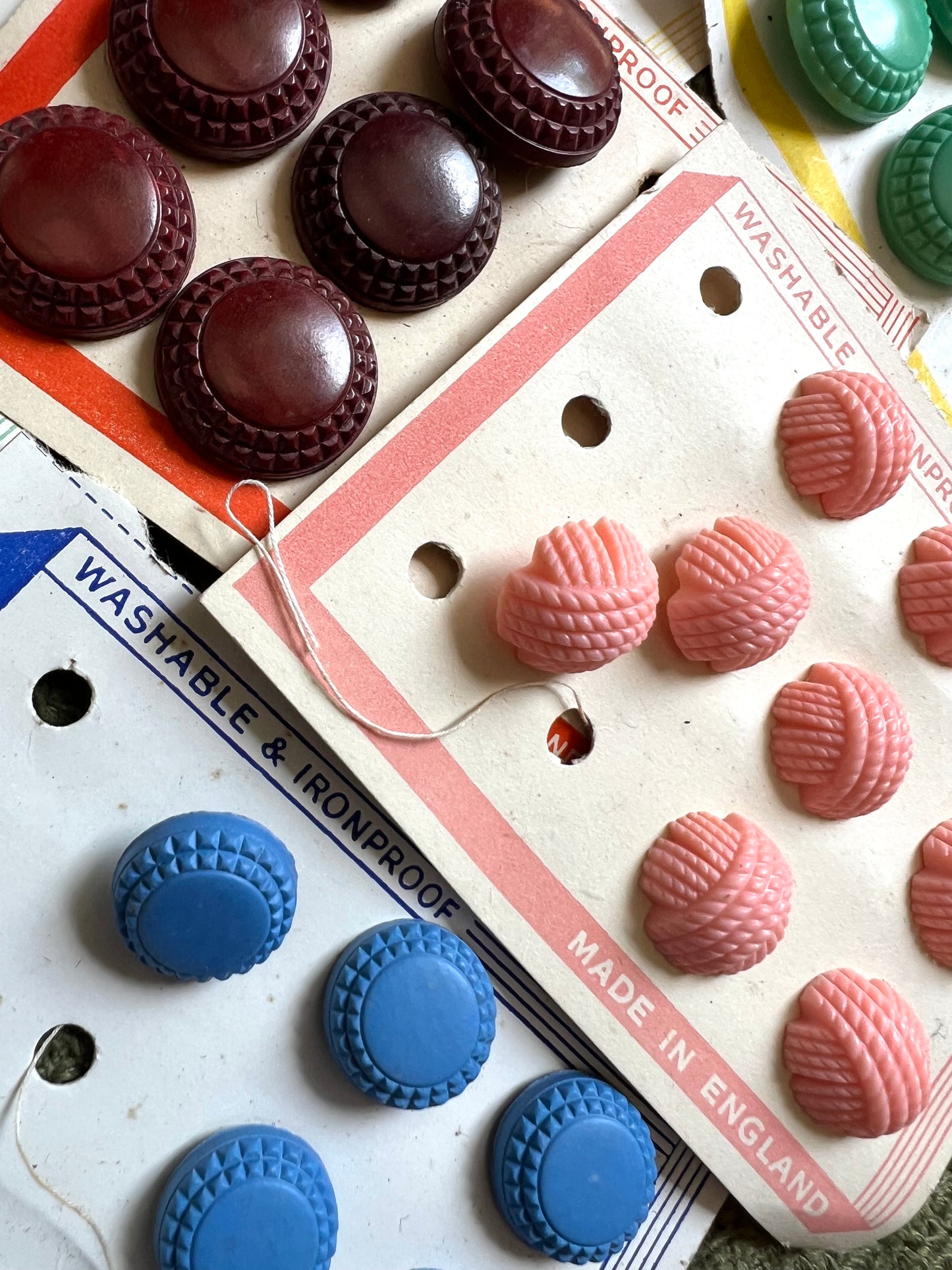 10 Part Sheets of Vintage 1940s Bakelite + Catalin Buttons  (F)