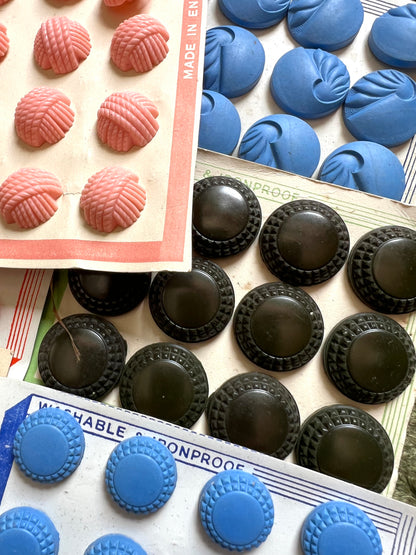 9  Sheets of Vintage 1940s Bakelite + Catalin Buttons  (G)