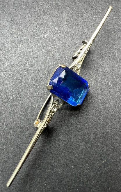 Attractive 1920s Cut Glass Bar Brooch Blue or Turquoise