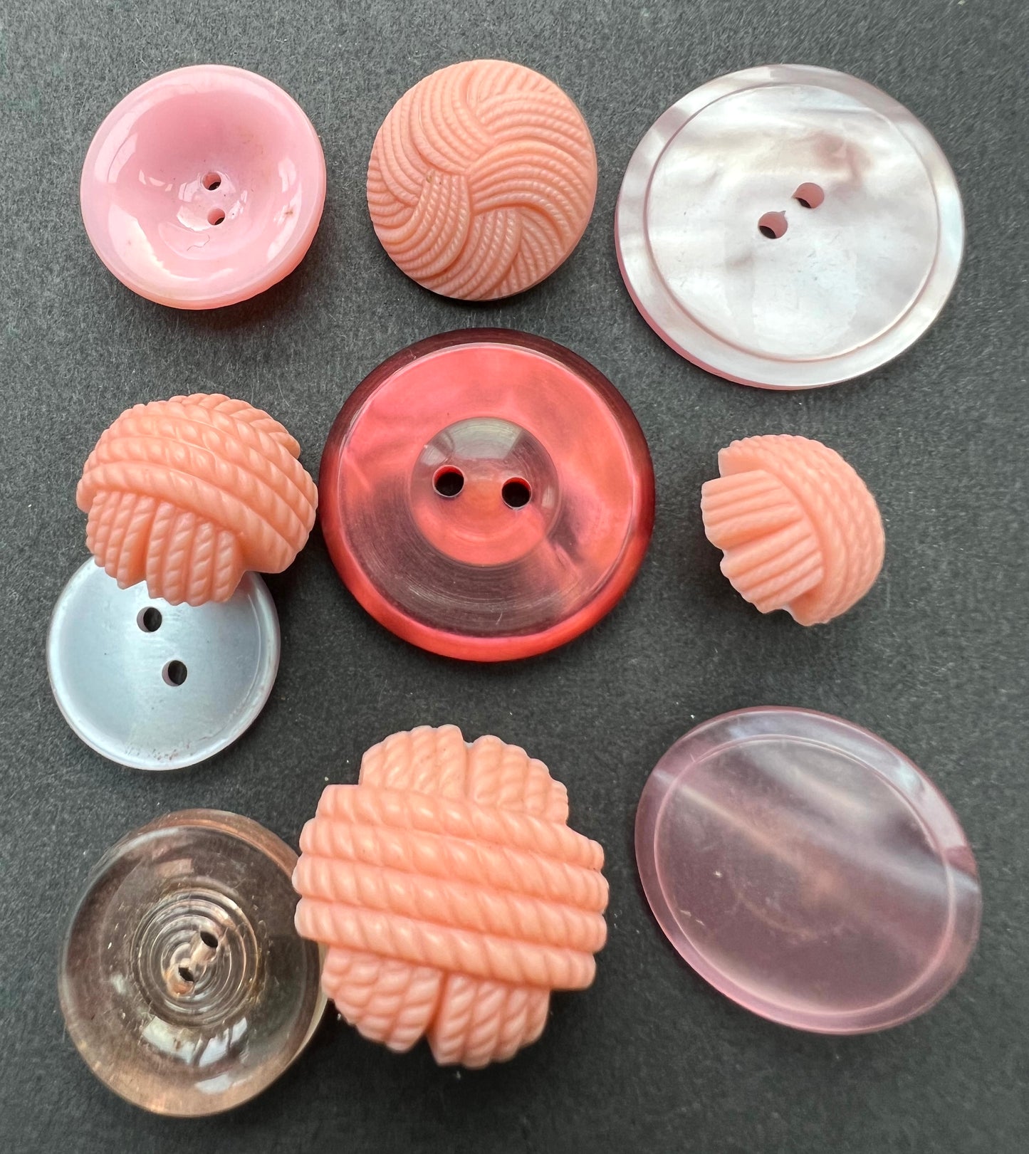 Exciting Job Lot of 100 Different Vintage Buttons Bakelite, Glass, Metal, Lucite..