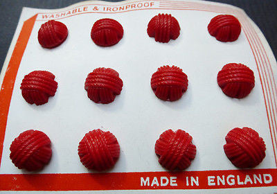 1940s Red Catalin Woven Thread 2.2cm Buttons -12 on Display Card