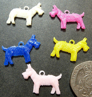 4 Bright and Jolly Scottie Dog Vintage Charms - 2cm long