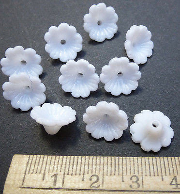Tall White Vintage Flower Buttons / Beads - 10 of them
