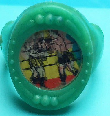 Wonderful 1960s FOOTBALL Lenticular Flicker Ring