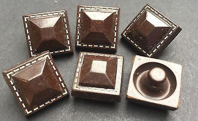 6 Vintage Chocolate Buttons (NOT really Chocolate....) 1.5cm wide.