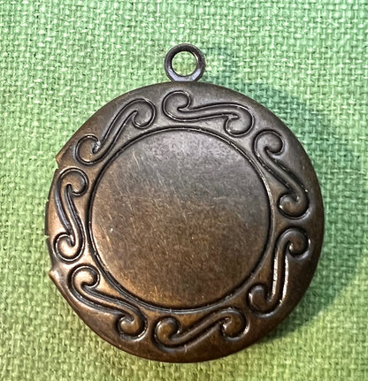 2cm wide Round Locket - Bronze or Copper Tone