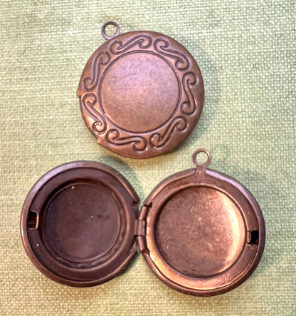 2cm wide Round Locket - Bronze or Copper Tone