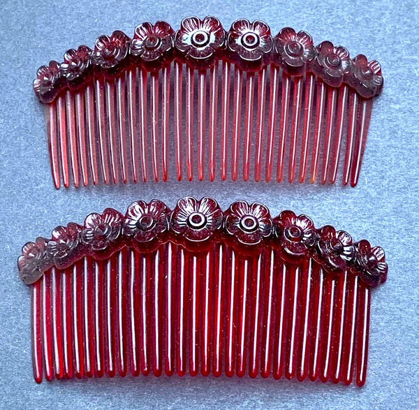 Pair of lovely 1940s Flower Decorated Tortoiseshell Hair Combs - 8cm wide