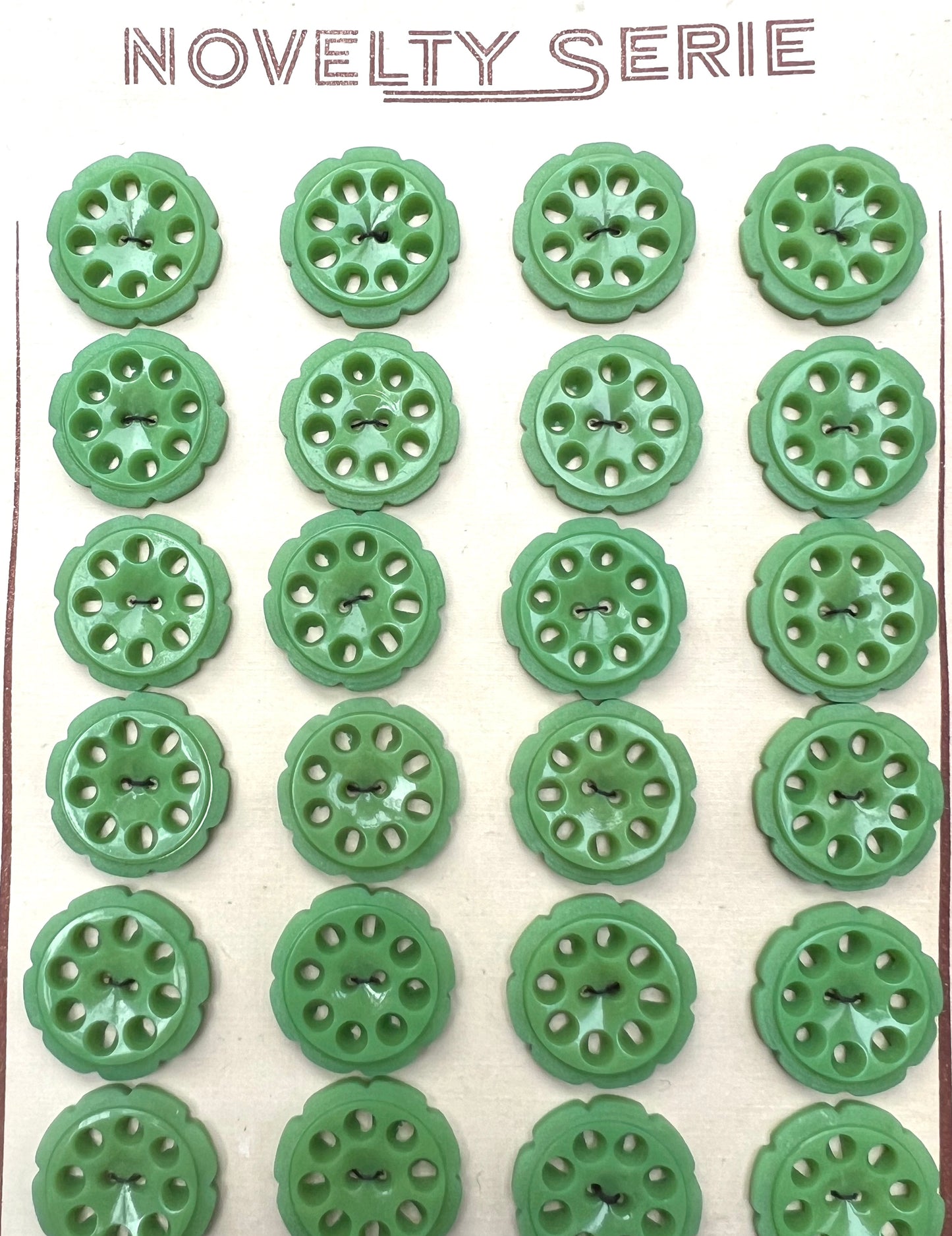 Grass Green 2.2cm Vintage French Buttons - 6 or 24