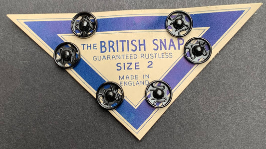 Triangle of British 1940s BLACK 5mm or 1cm PRESS STUDS / SNAP FASTENERS