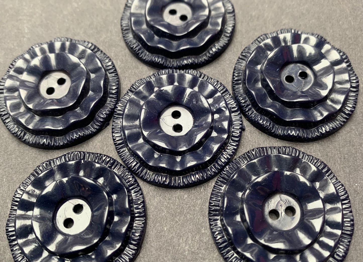 6 Very Dark Blue Ruffled Vintage 2.8cm French Buttons.