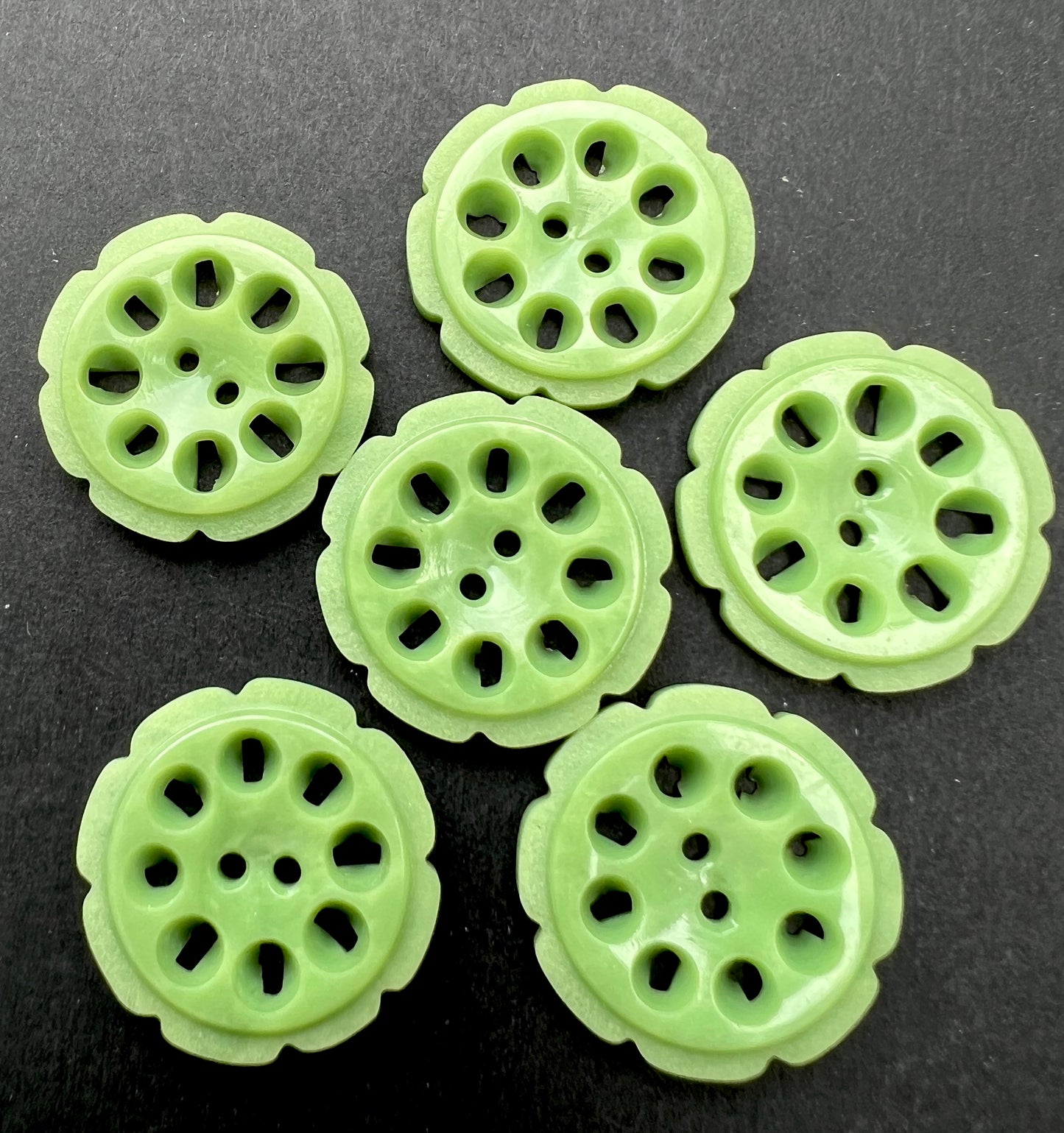 Soft Lime Green 2.2cm Vintage French Buttons - 6 or 24