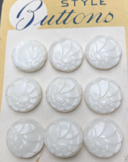 Lovely 1.8cm  Vintage 1940s White Glass Flower Buttons 9 or 6