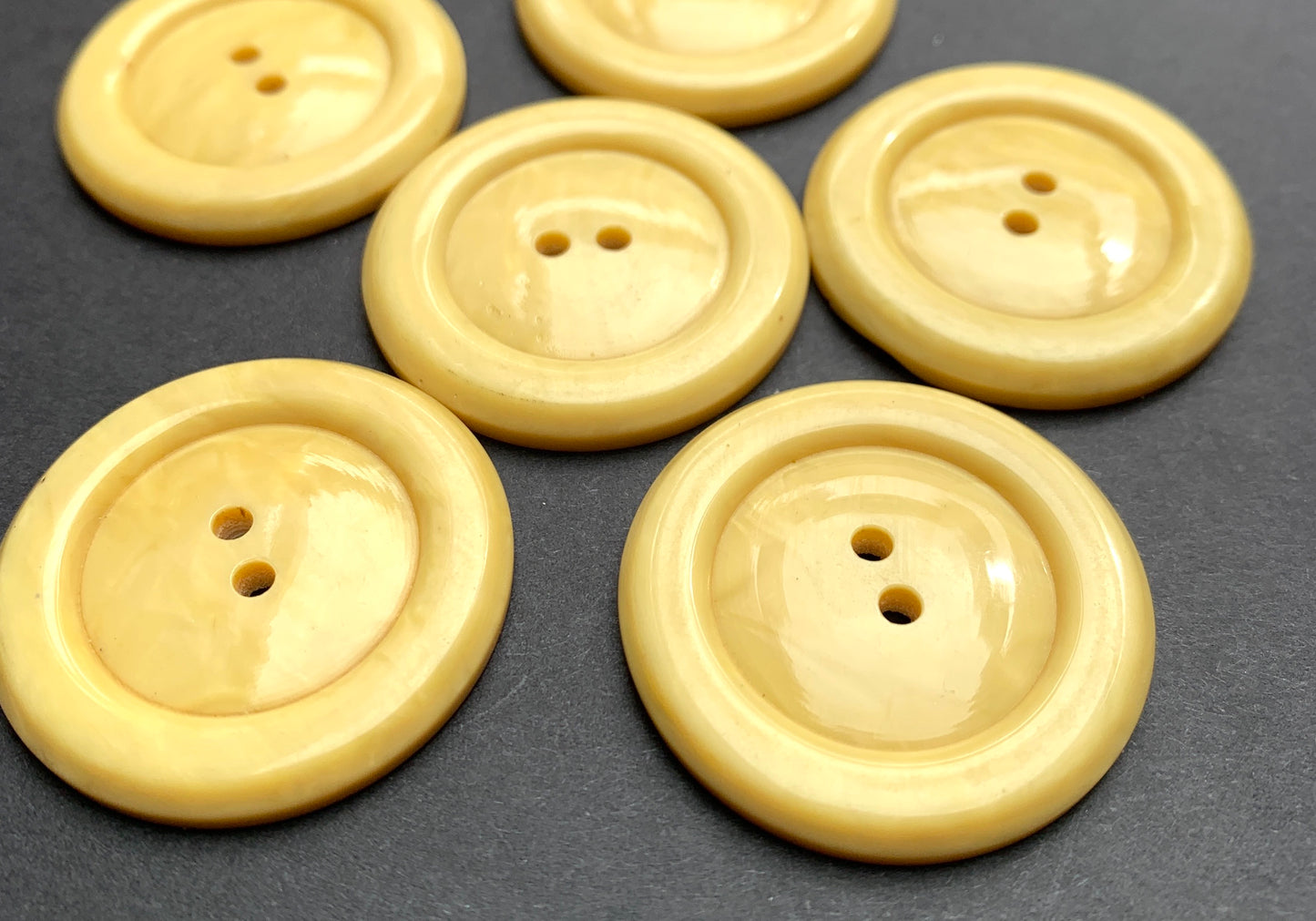6 Big 3.2cm Butterscotch Yellow Vintage  Buttons
