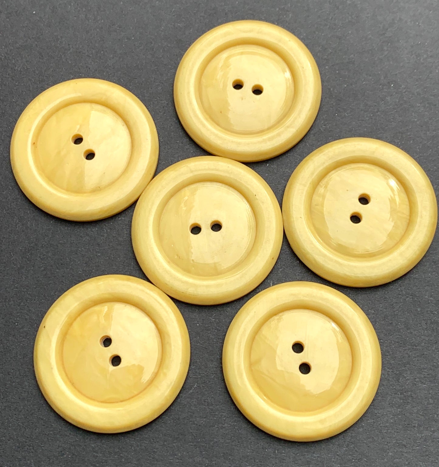 6 Big 3.2cm Butterscotch Yellow Vintage  Buttons