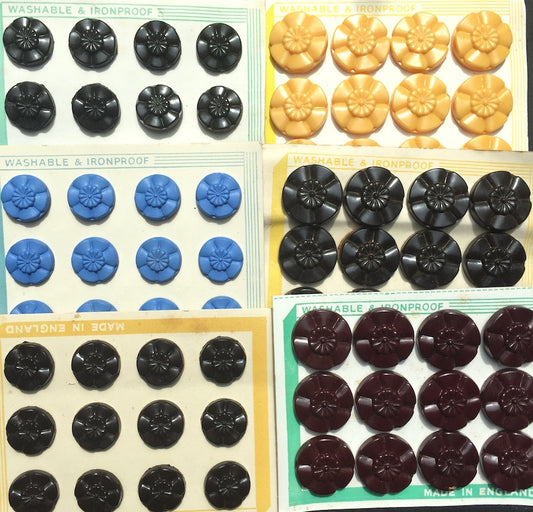 12 Vintage 1940s Made in England Bakelite Flower Buttons - Choice of colours and sizes