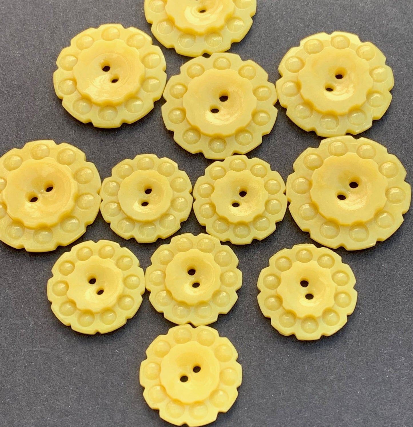 6 Lovely Lemon Yellow vintage  Buttons - 1.7cm or 2.2cm