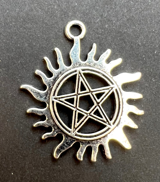 Flaming Pentacle 2.5cm wide Charm / Pendant