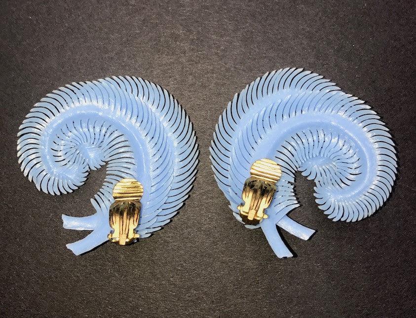 Vintage Burlesque Blue Feathers 1950s Clip-on Earrings