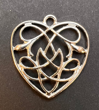 Big 3cm Celtic Heart Charm / Pendant