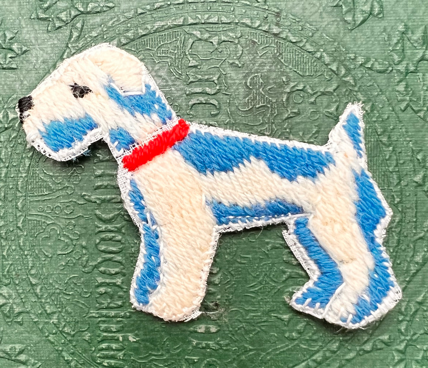 4.5cm Blue Airedale Terrier Vintage Applique