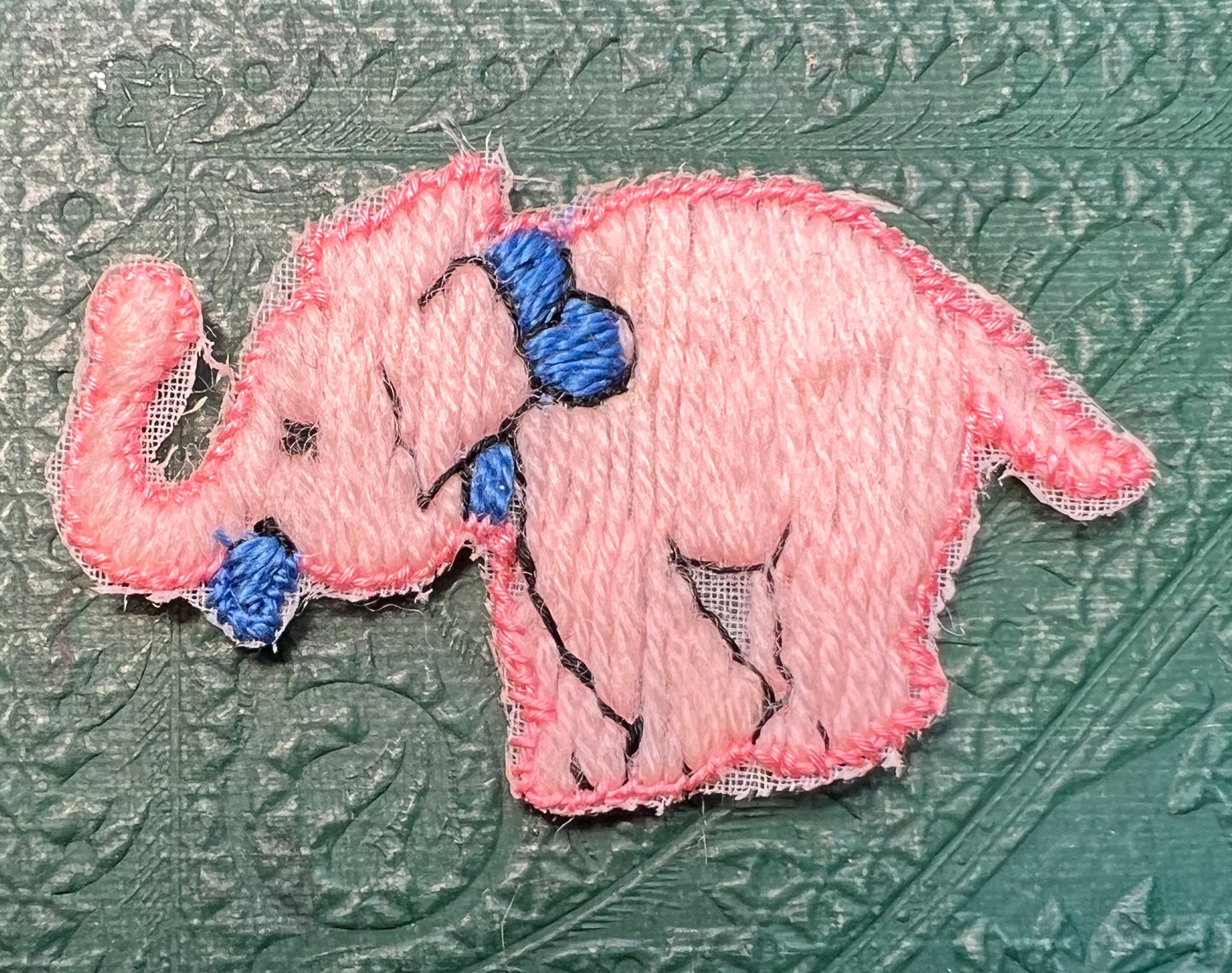 4cm Pink Elephant Vintage Applique