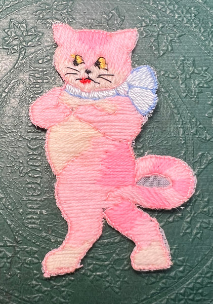 6.5cm Dancing Pink Cat Vintage Applique